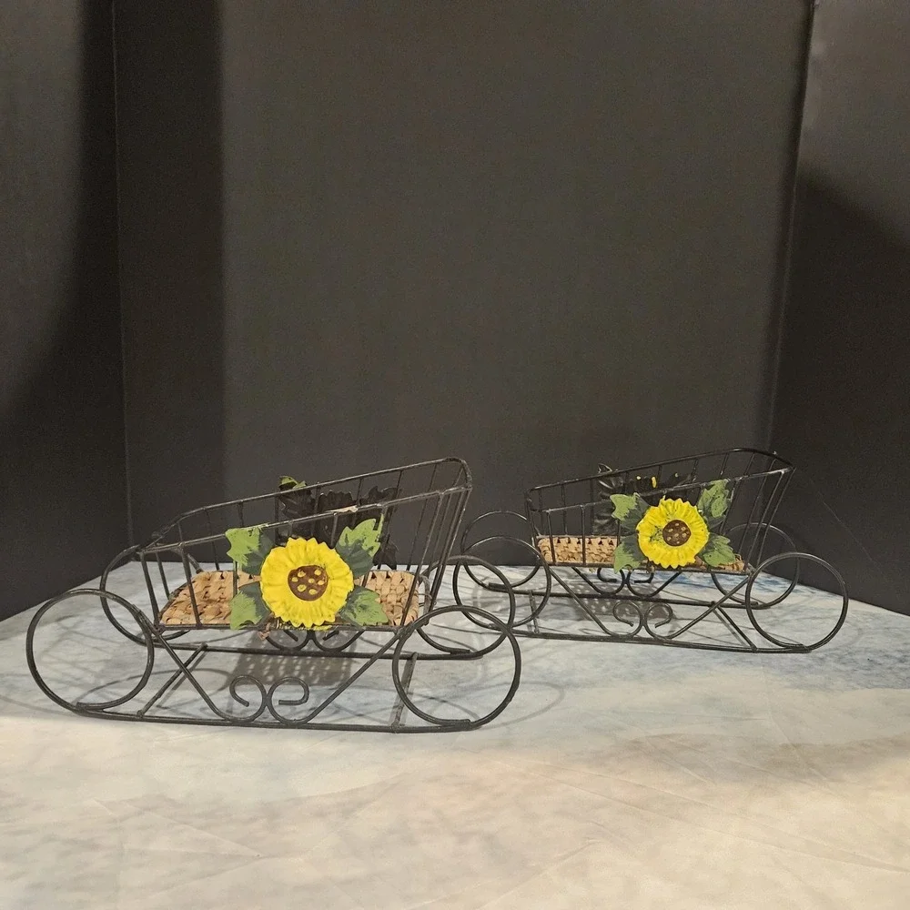 Farmhouse Sunflower Metal Wire Basket Set (2) Rustic Wicker Insert Country Decor